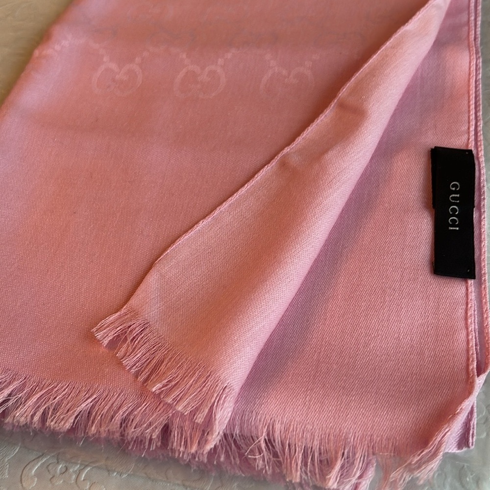 Gucci New soft Pink scarf Scarf oblong